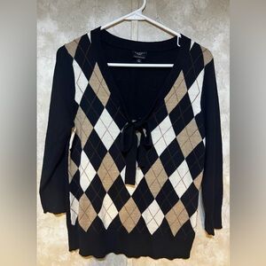 Talbots 3/4 Sleeve v-neck sweater. Size Medium made w/ 100% Italian Merino Wool.